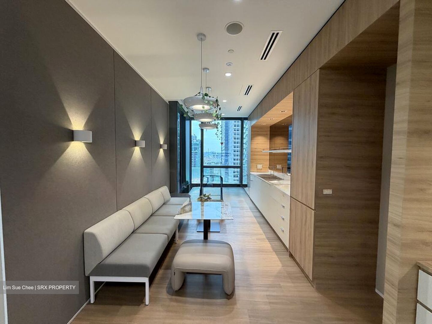 Central Boulevard (D1), Office #520250721